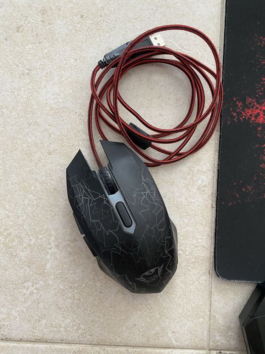 Conjunto teclado + rato + tapete Trust GXT