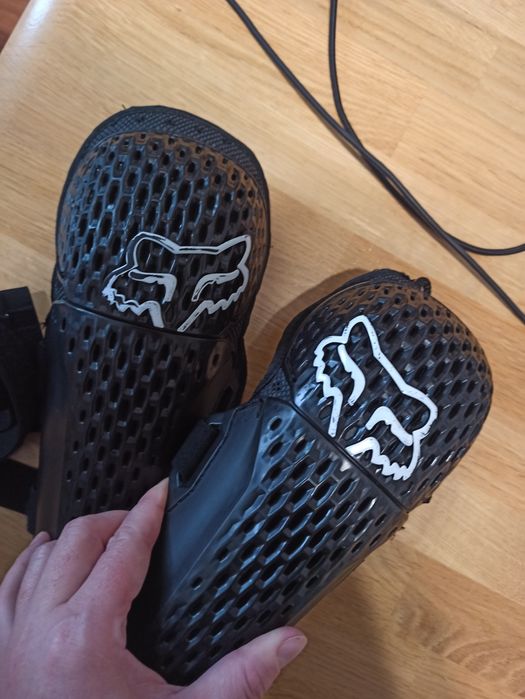 Ochraniacze do kolan Fox Junior Titan Sport