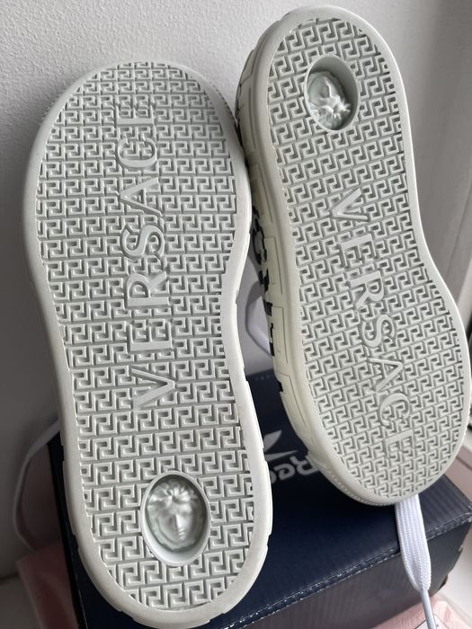 Кеди Versace Kids  оригінал з узором Greca та логотипом ( 32 розмір)