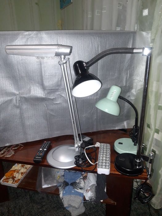 Світильник б/в, для манікюру на струбцині н/ж.