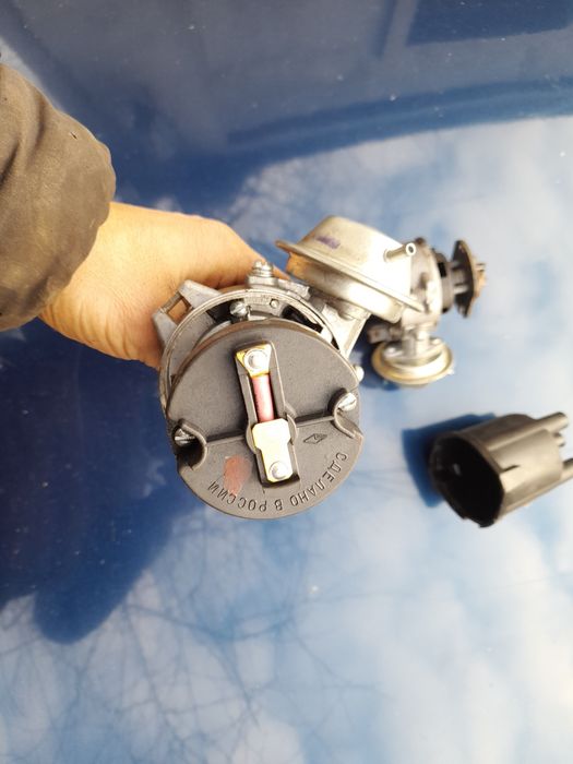 Продам 2 трамблёра на 3 двигатель