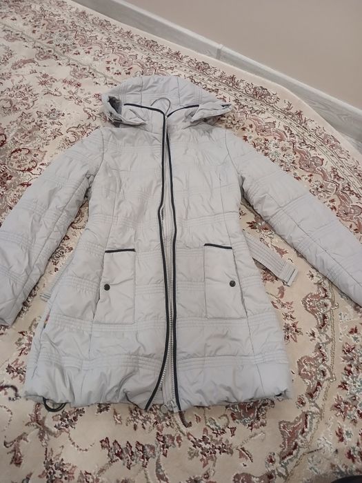 Продам весняну курточку на зріст 146