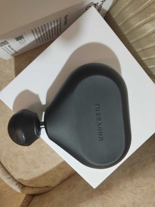 Масажер перкусійний Theragun Mini G4 Black