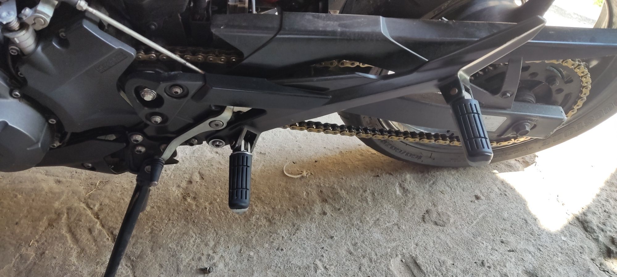 Yamaha xj6 podnóżek set  komplet