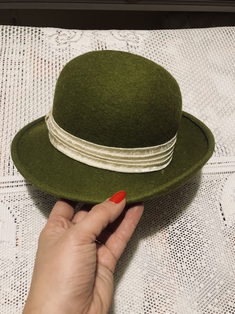Elegancki kapelusz zielony
