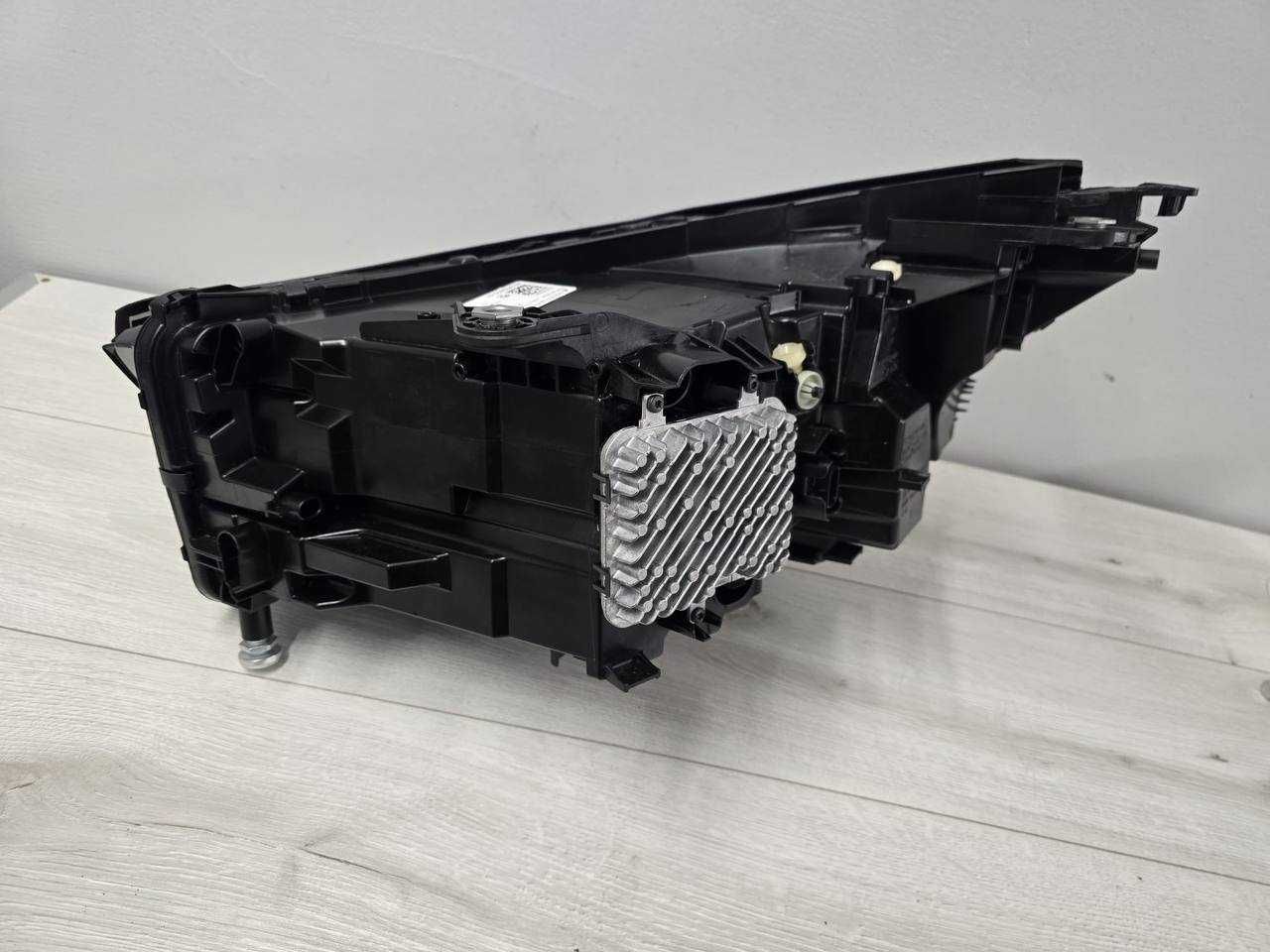 Права фара BMW 5 g60 adaptive led USA США нова