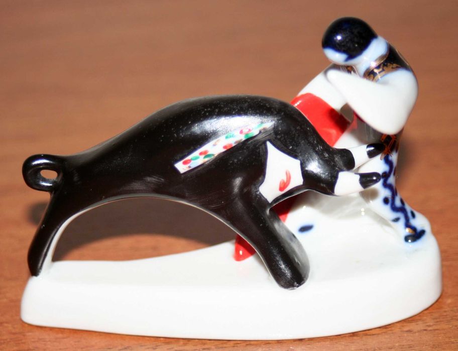 Статуэтка "Тореадор с быком".