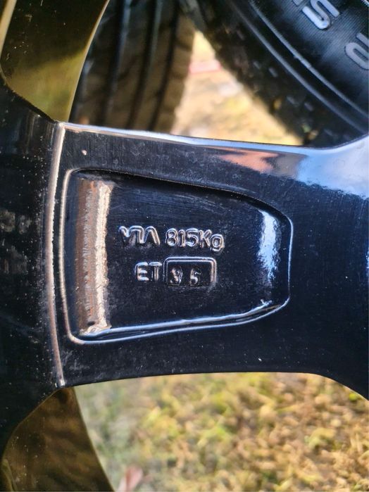 Komplet felgi+opony BMW 17” Nokian 235/55 R17