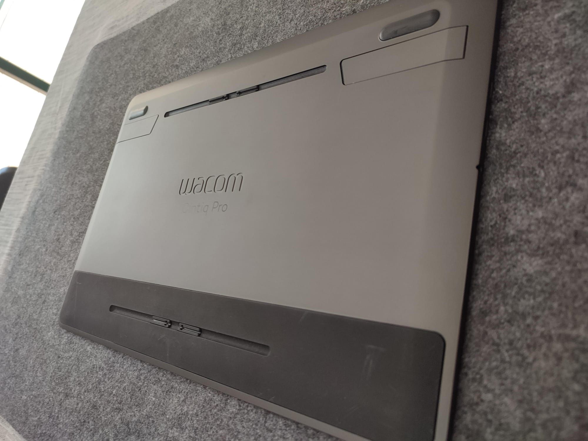 Wacom Cintiq pro 13 "COMO NOVA!"

Wacom Cintiq pro 13 "COMO NOVA!"