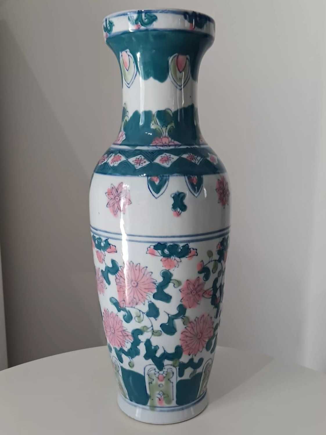 Jarra Floral - Decoração Elegante