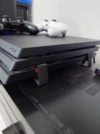 PlayStation 4 PRO 1Tb 2 pady