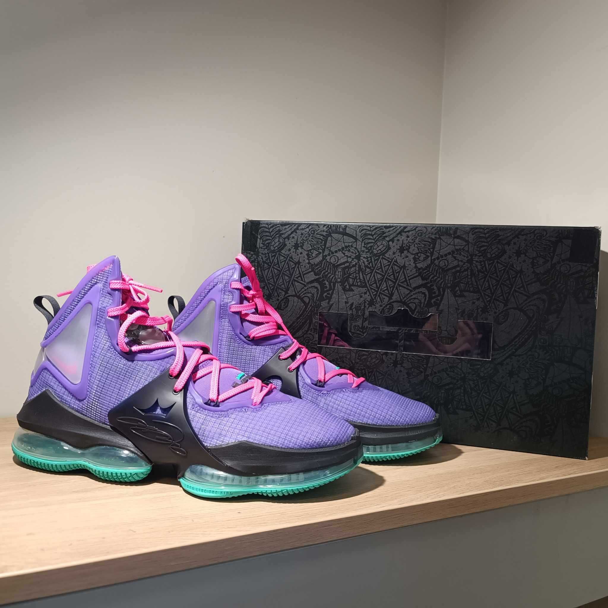 Nike LeBron XIX r. 45 (29 cm) Wild Berry/Hyper Pink