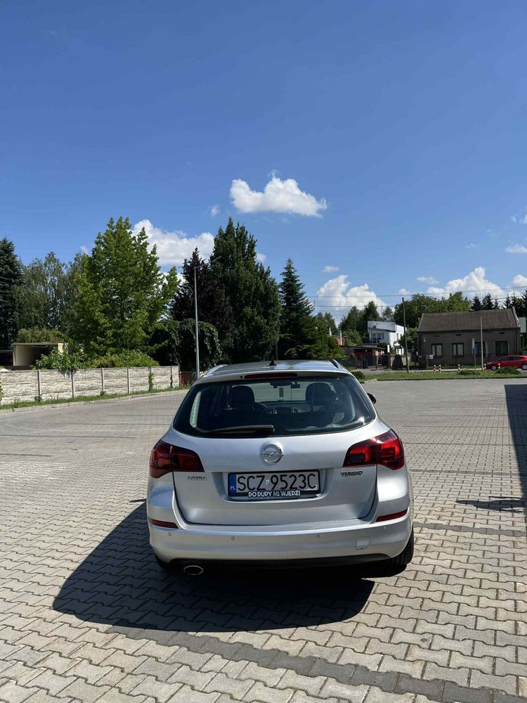 Opel Astra J 1.4 turbo Kombi Super stan