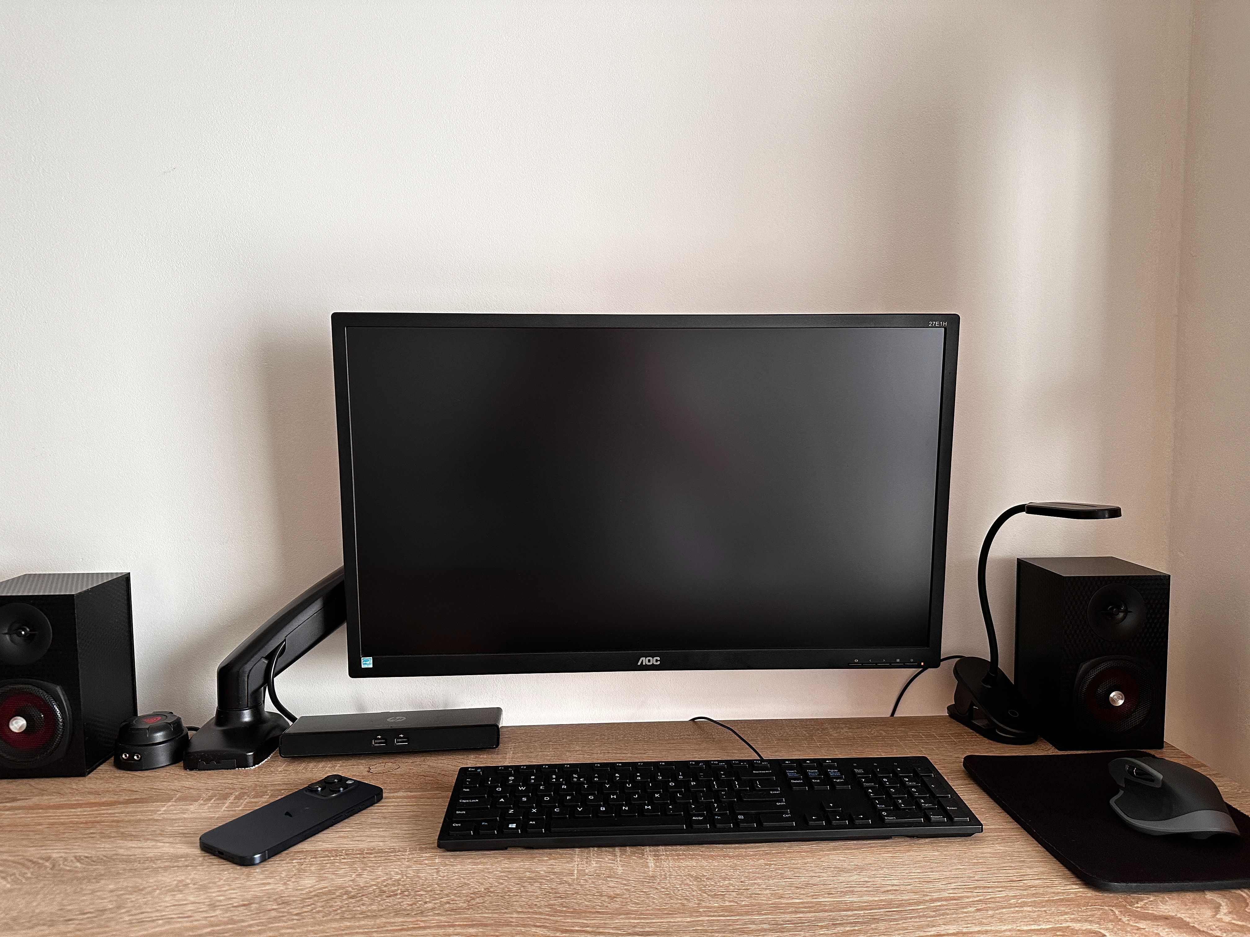 LED IPS Monitor AOC 27 Cali  / Flicker Free / super stan.