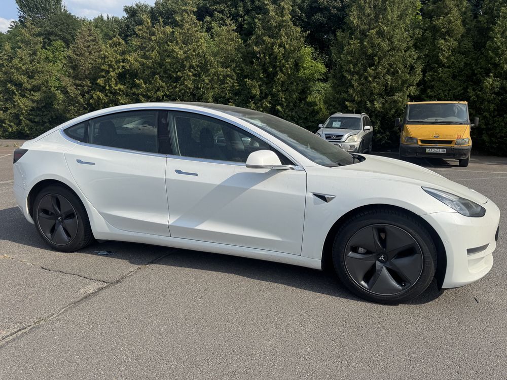 Продам TESLA Model 3 2020