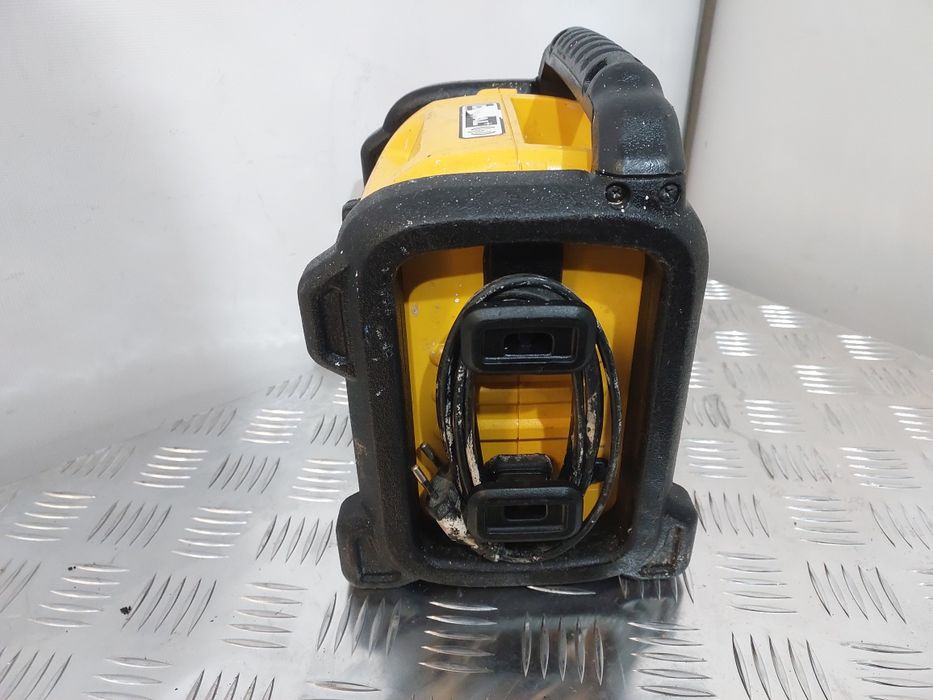 Dewalt Зарядний пристрій-радіоприймач DAB DeWALT DCR020