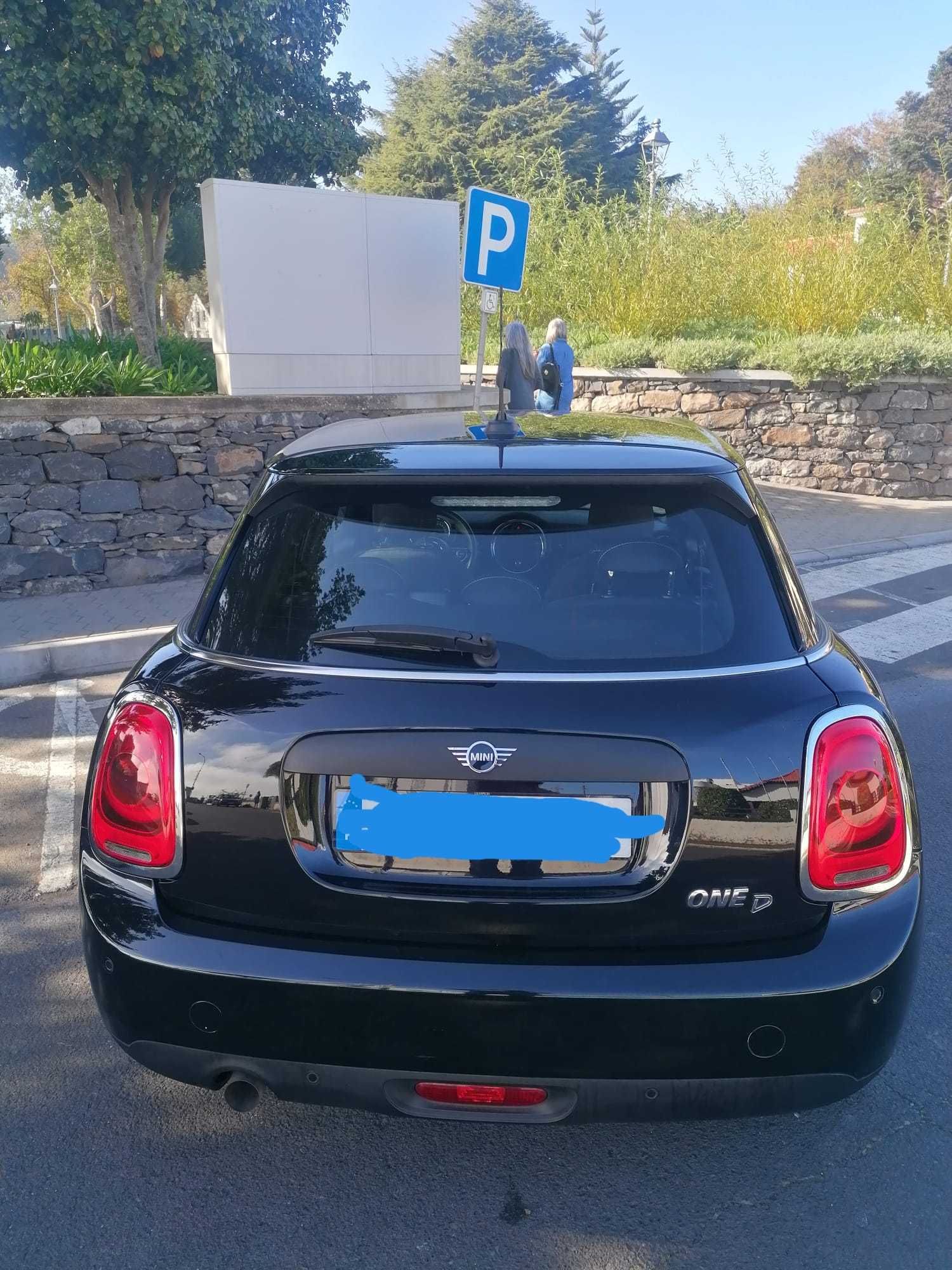 Mini Cooper D 2019 em excelente estado