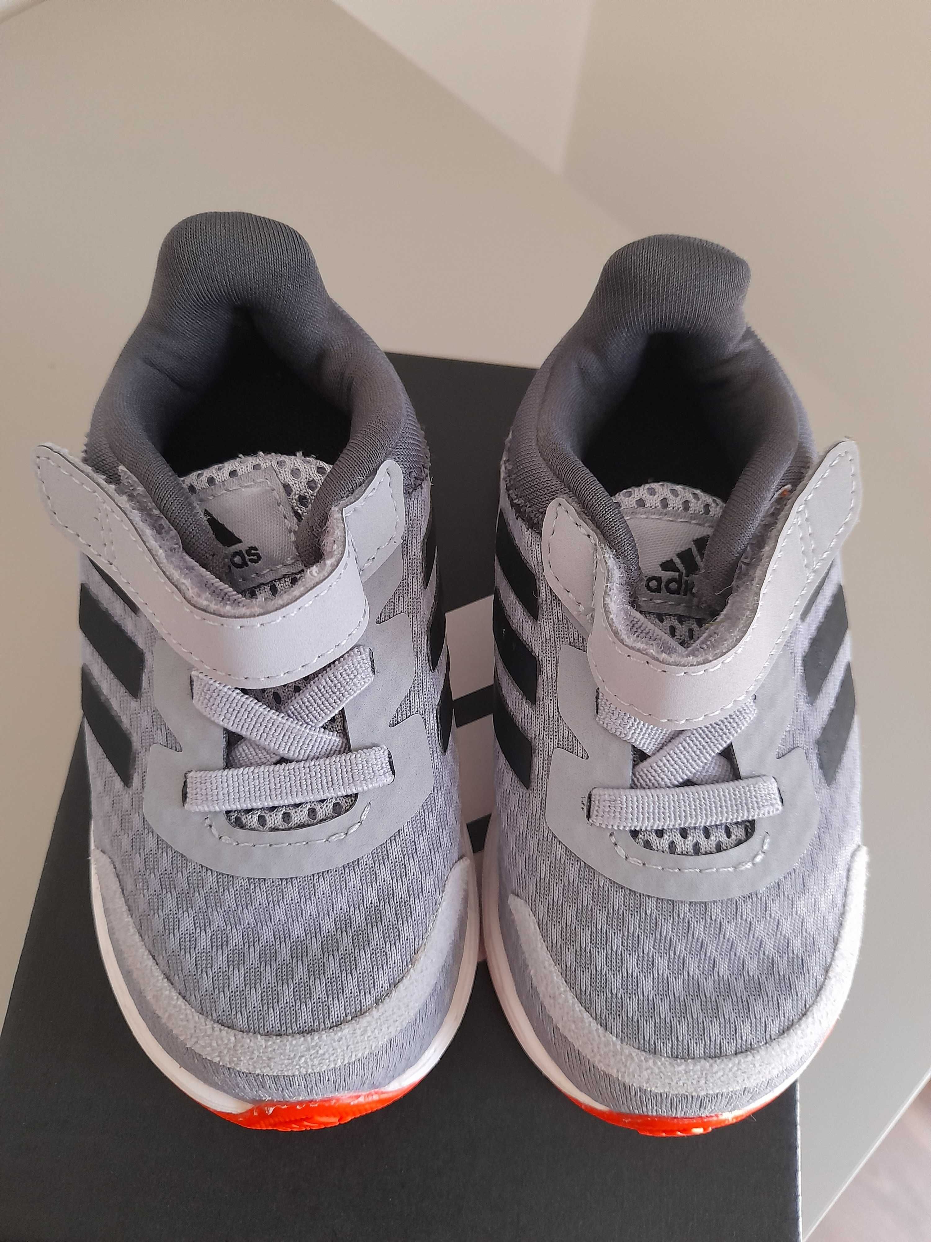 Tenis adidas n21