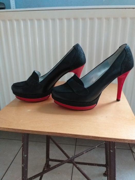 Eleganckie buty szpilki czarne na platformie NR 38