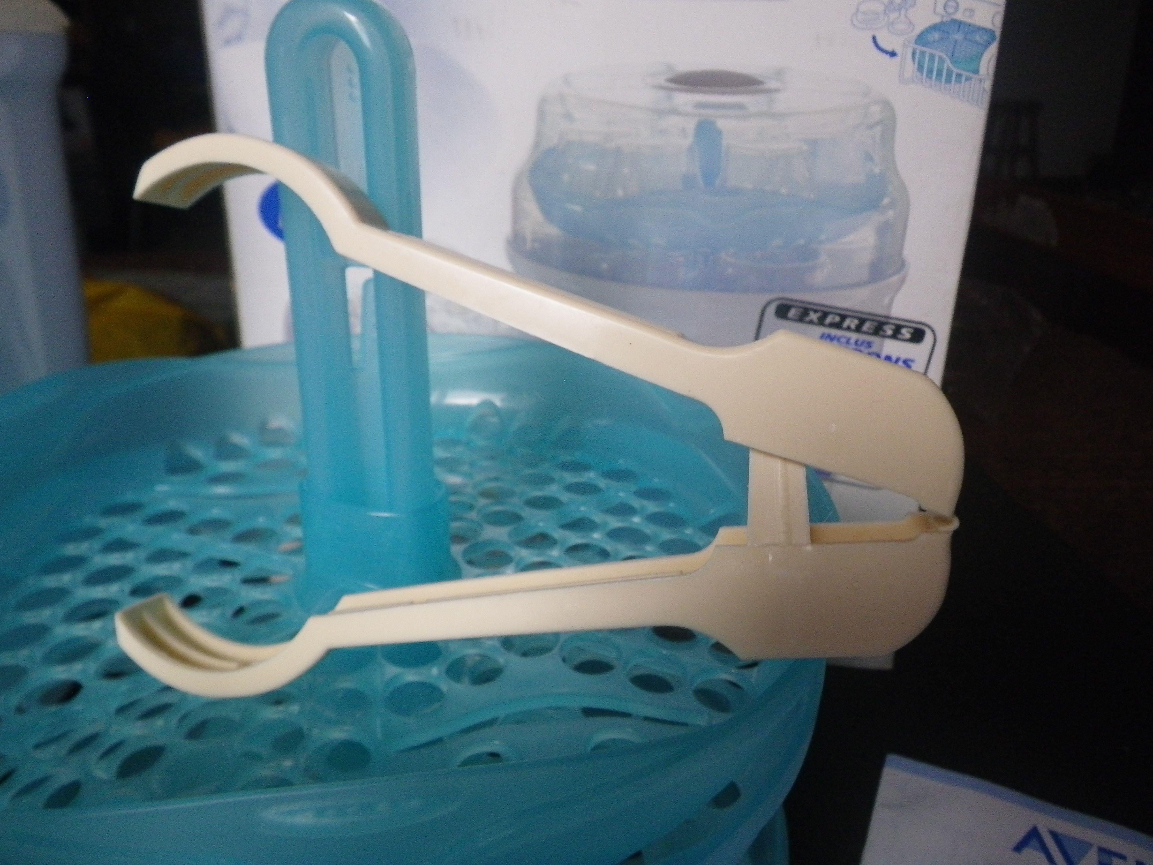 esterilizador 6 biberon AVENT + 2 biberões