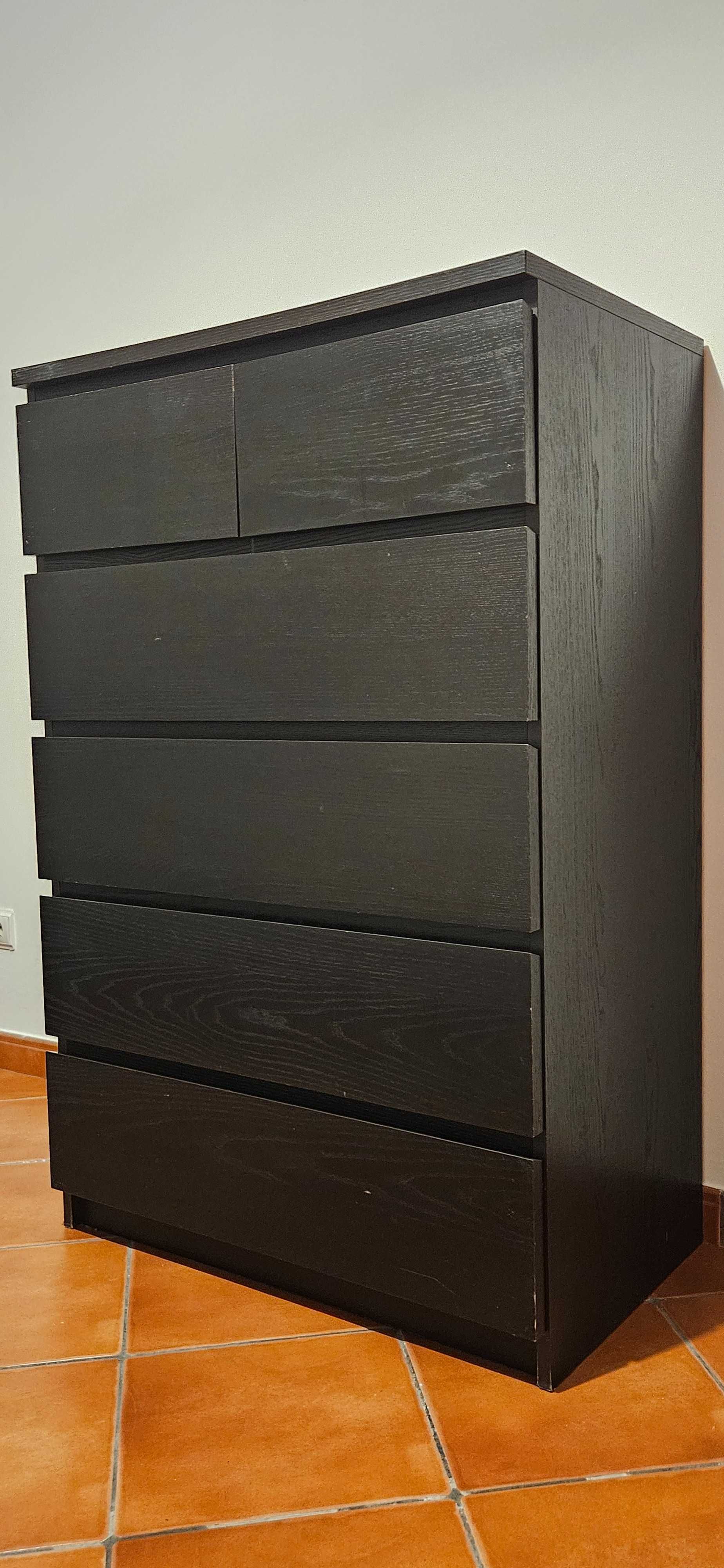 Mesa de cabeceira e cómoda  IKEA