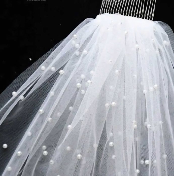 Біла фата з перлинками