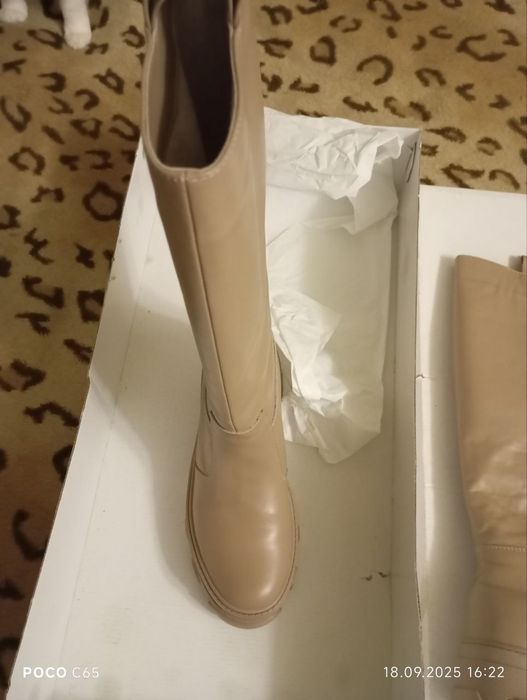 Зимові нові чоботи