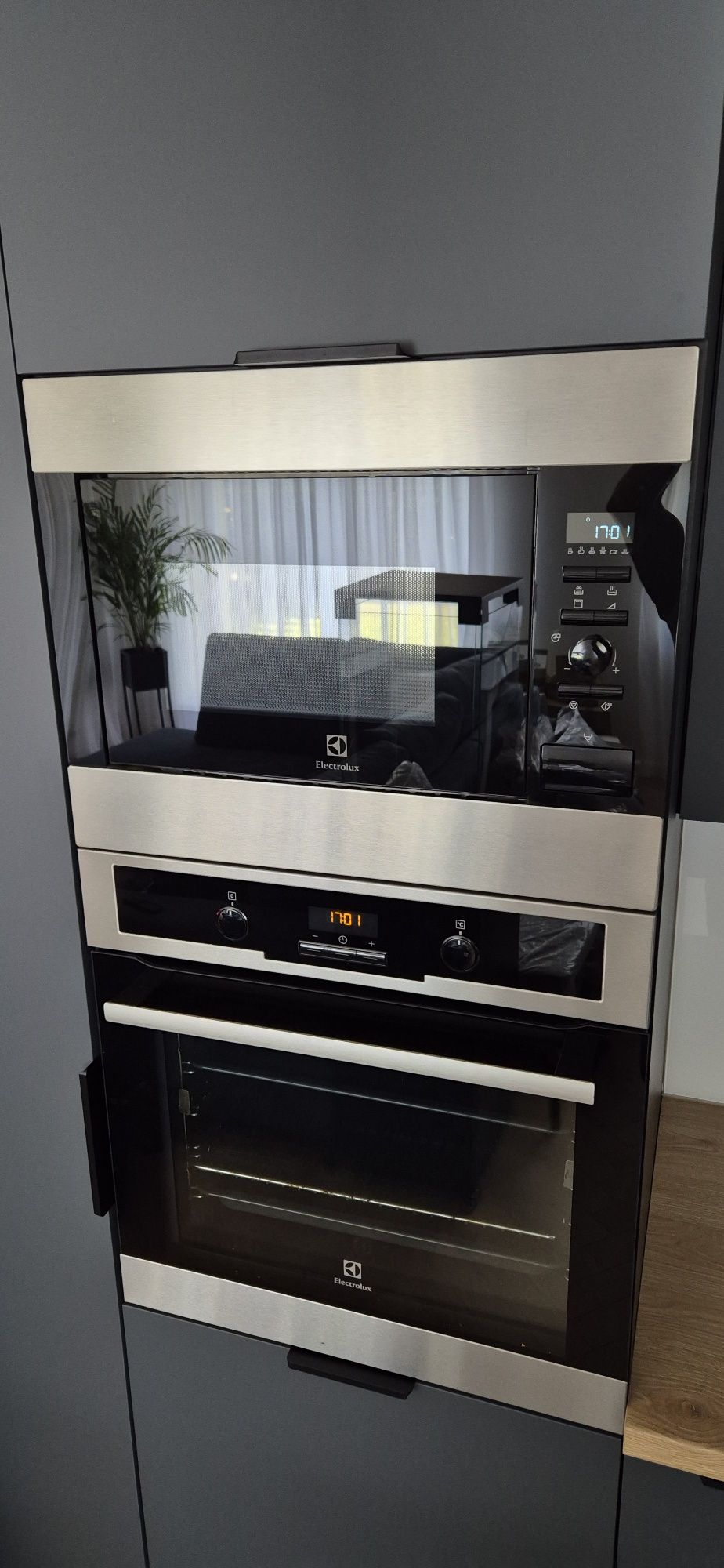 Piekarnik ELECTROLUX EOA Kuchenka mikrofalowa Mikrofalówka EMS