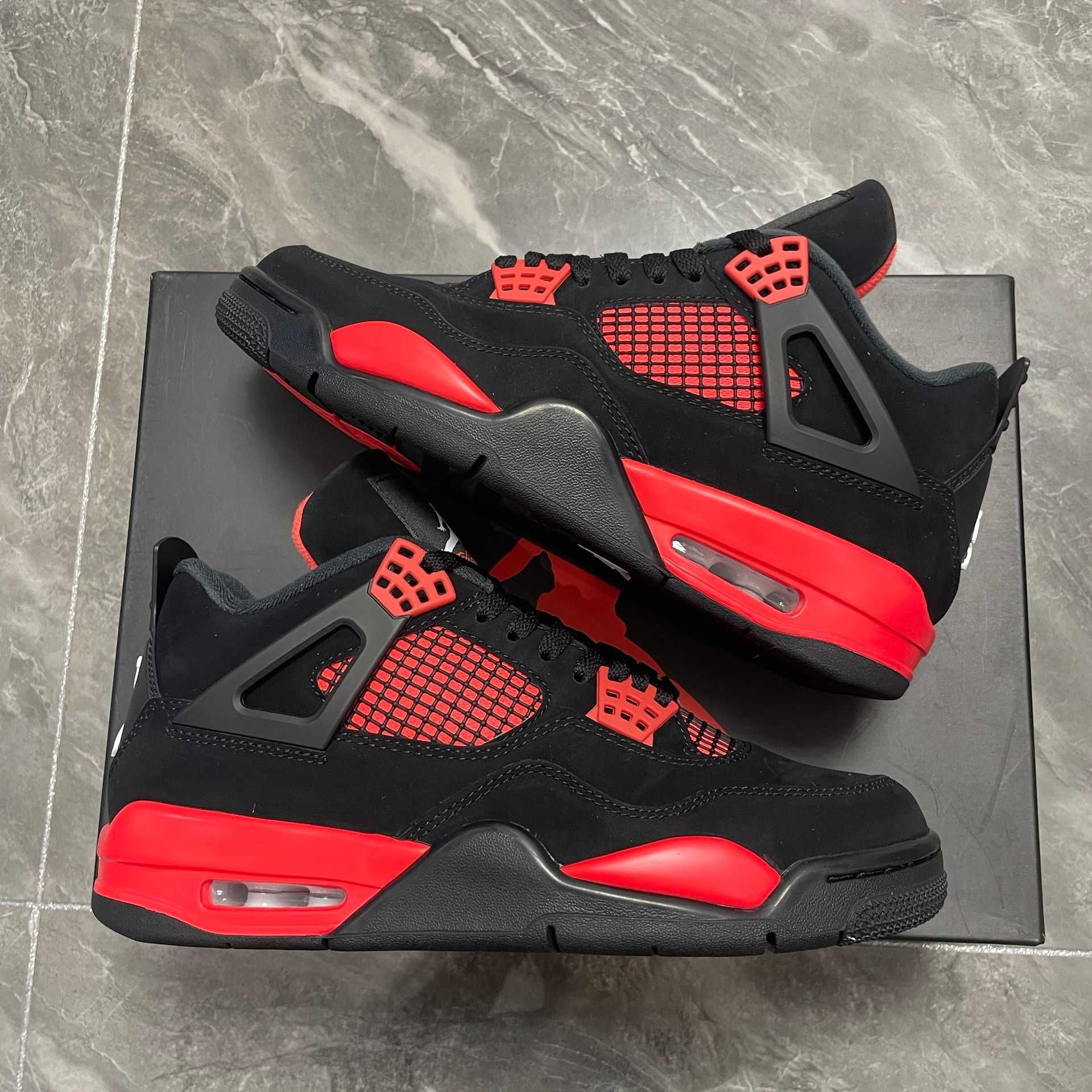 Jordan 4 Retro Red Thunder Rozmiar 43