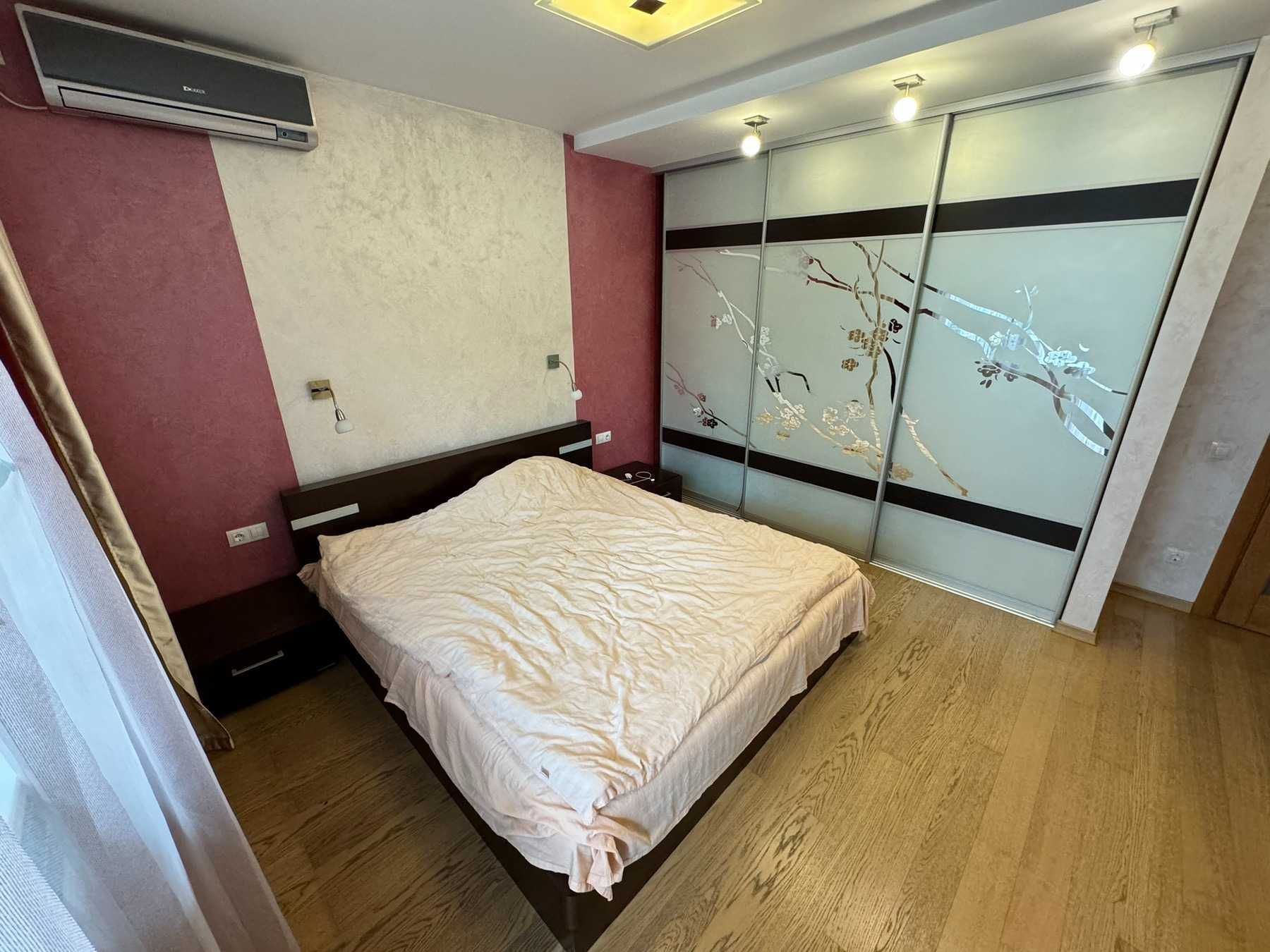 4 кімнатна, 112 м кв. Центр. Новобудова с індивідуальним опаленням.