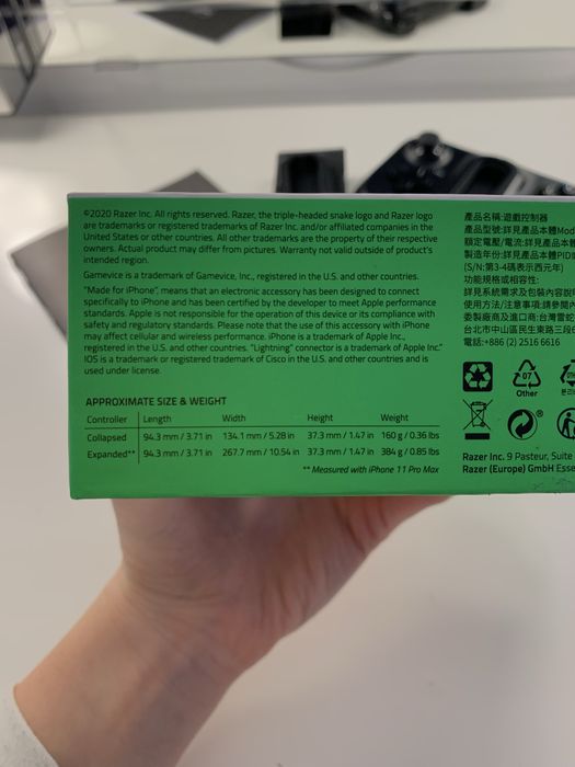 Razer Kishi V2 Iphone (Lightning) - pad do gier mobilnych.