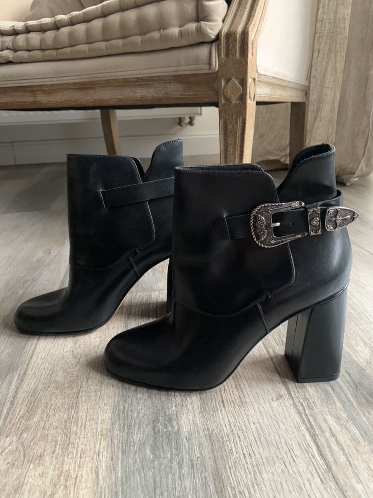 Red Valentino oryginalne nowe skorzane botki 39