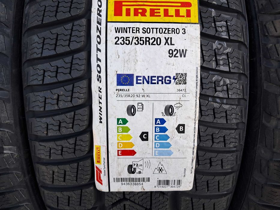 Резина зимова, нова, Pirelli Sottozero 3 235\35 R20