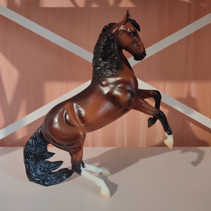Кінь Breyer Jasper 301160