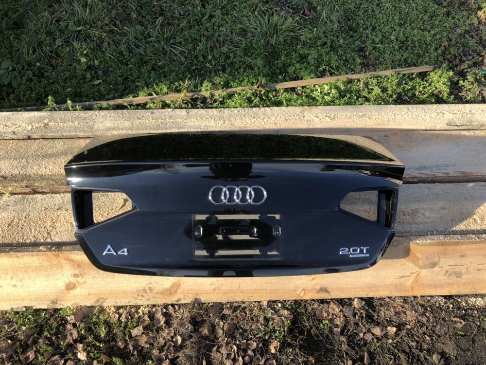 Крышка кришка багажника ляда Audi A4 B8 седан 08-12 год  USA
