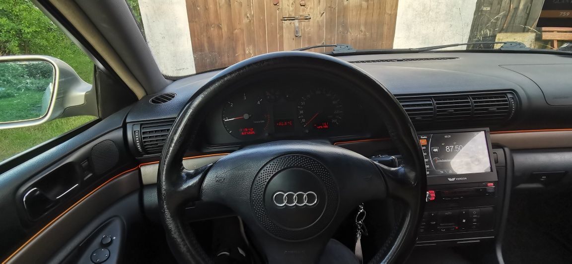 AUDI A4B5 1.9TDI 115KM 2001r