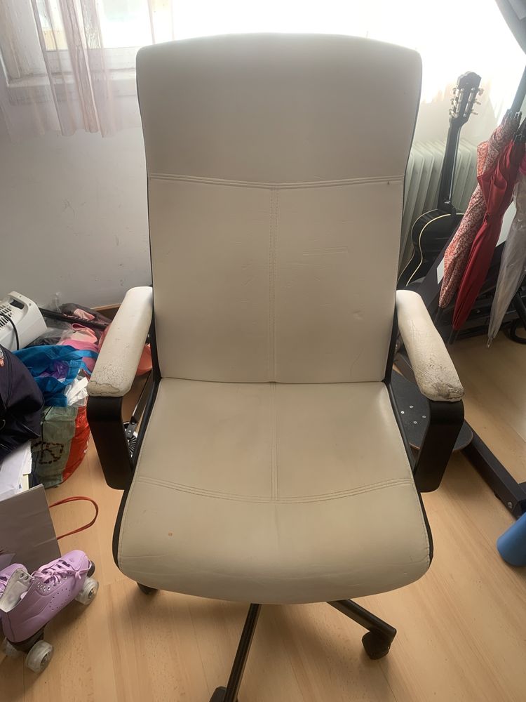 Cadeira ikea branca usada