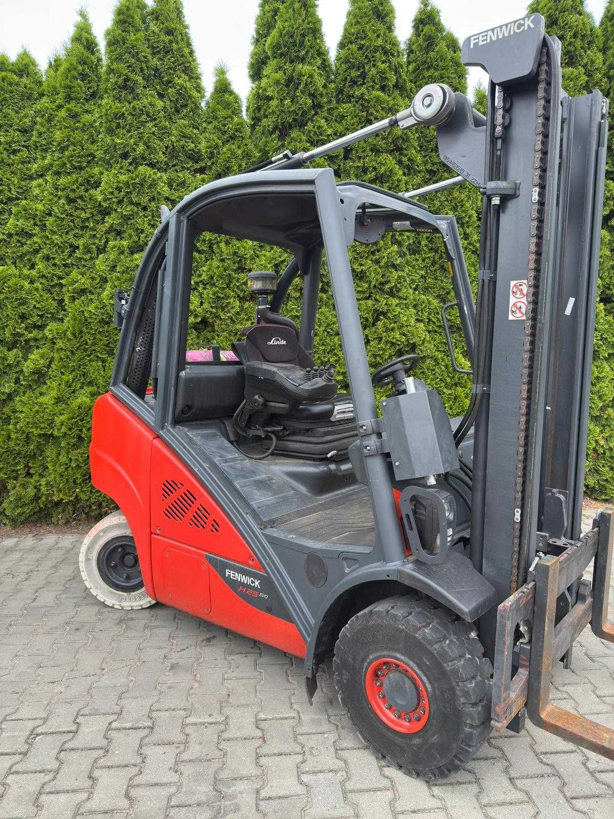 Linde H25T-02 wózek widłowy