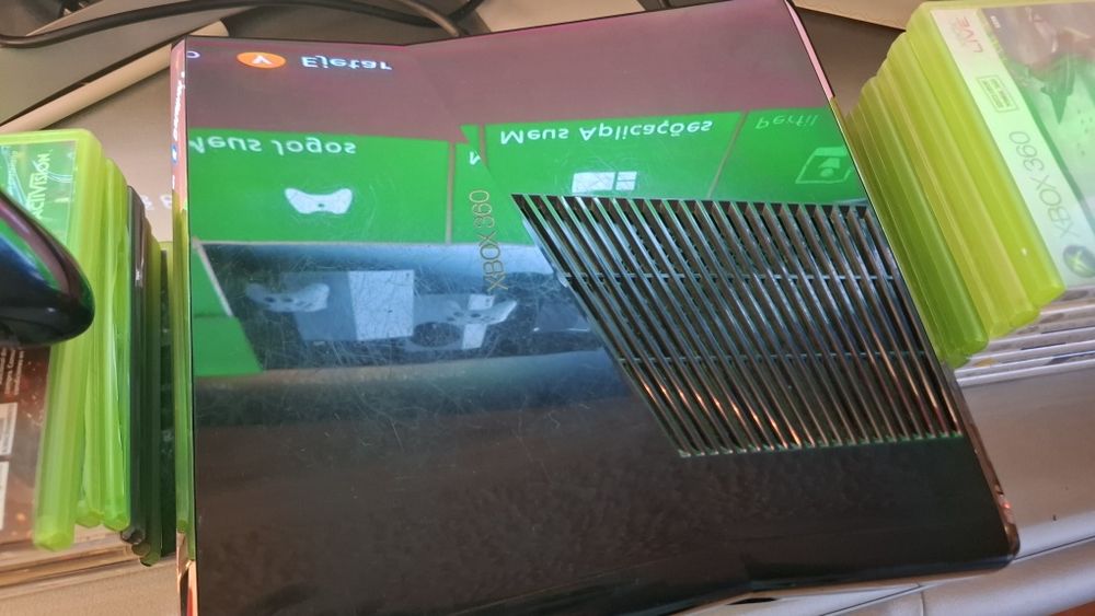 Xbox 360 320Gb + Jogos