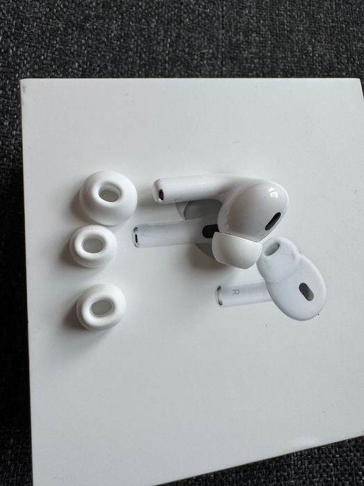 Lewa lub prawa słuchawka AirPods Pro 2 USB C