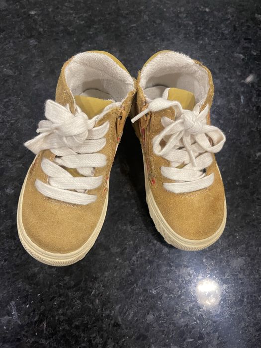 Bota/sapatilha Zara menina em excelente estado