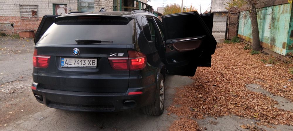Продам BMW X5 4.4