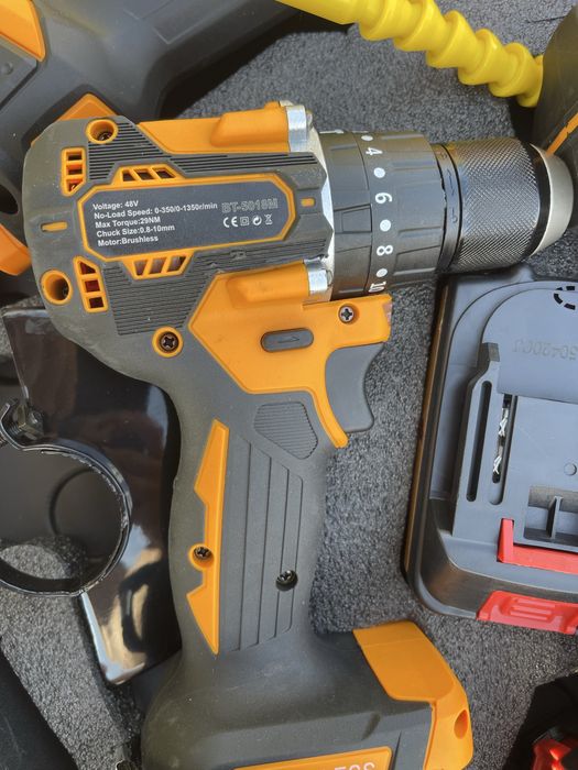 Zestaw narzędzi 4w1