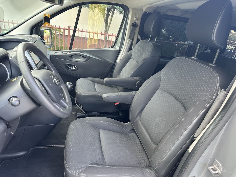 Opel Vivaro 8 osób Bezwypadkowy