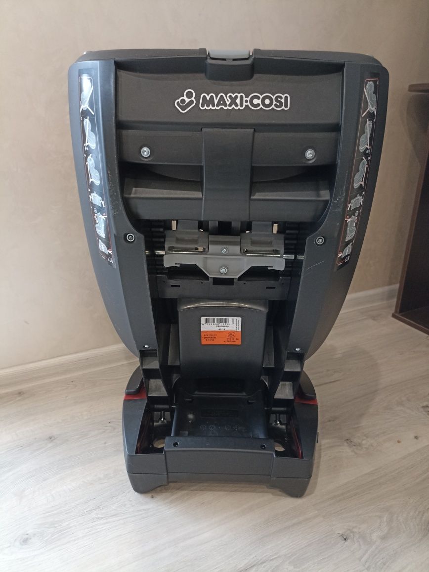 Автокресло Maxi Cosi Rubi XP Solid 9-18 кг. Без чехла