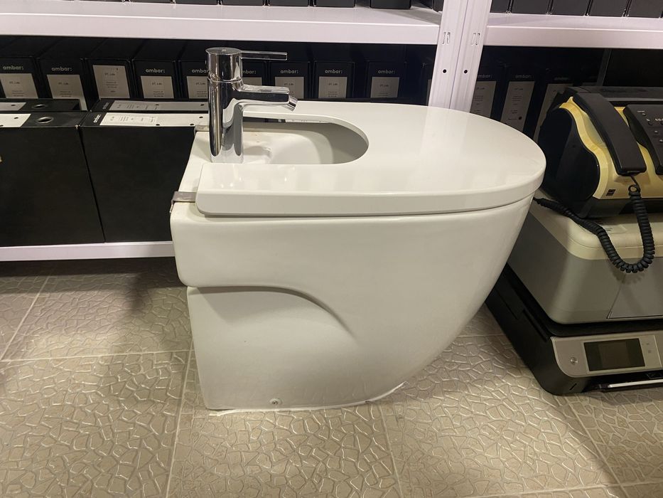 Bidé Roca com torneira Roca