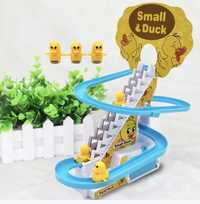 Интерактивная игрушка для малышей Утята на горке Small Duck