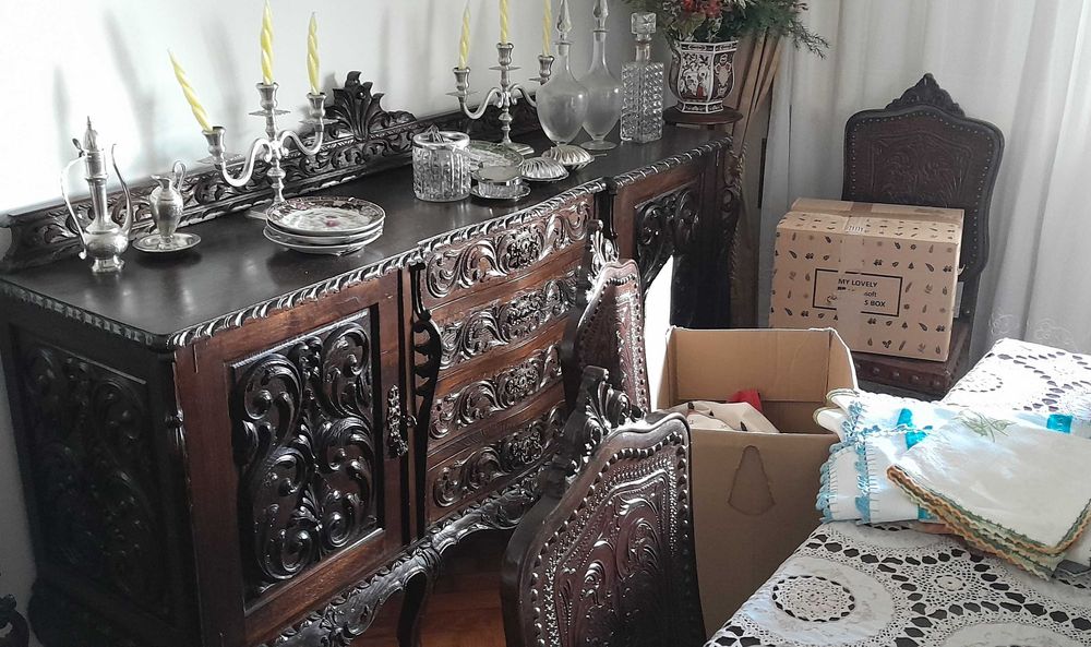 Mobília Sala Jantar anos 60 talhada à mão
