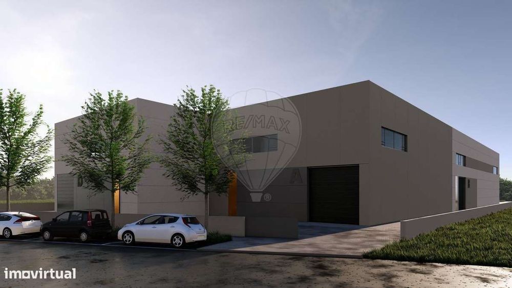 Armazém Novo - 581m2 | Mezanine | Estacionamento | Moitinhos