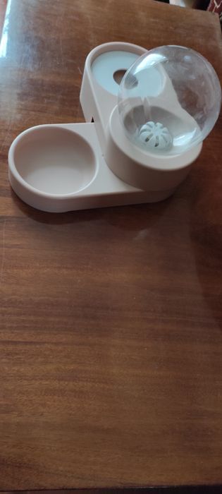 Поилка-кормушка для домашних животных. Бочка для пищевых продуктов.